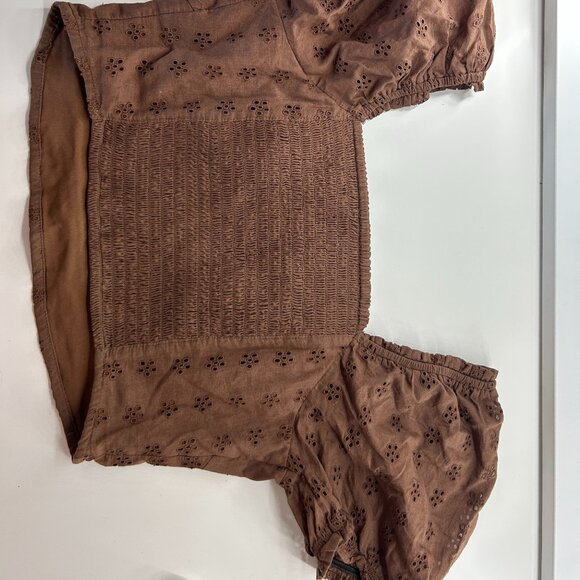 A cute brown women's cropped blouse - Picture 2 of 2